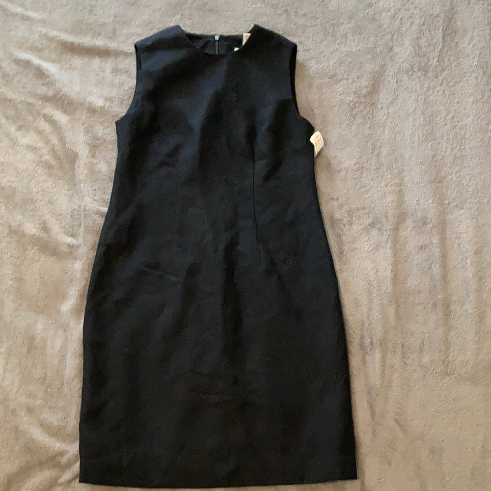 Lord & Taylor black dress. 100% wool. Black. Sz:6P